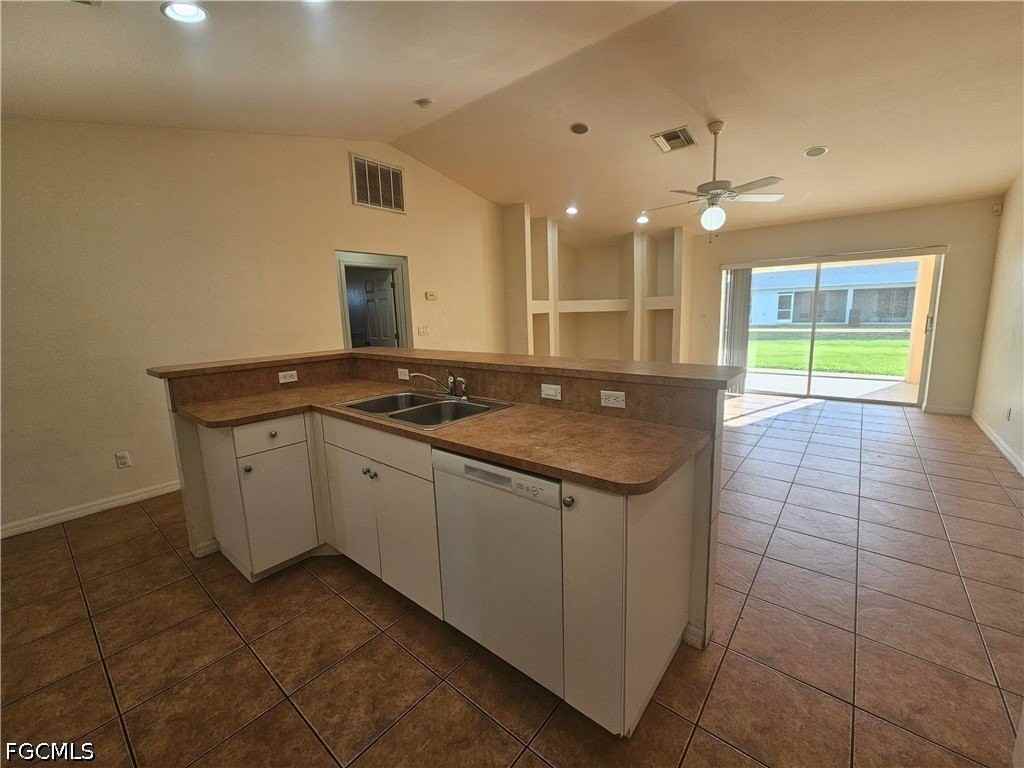 4526 Santa Barbara Blvd - Photo 7 of 22