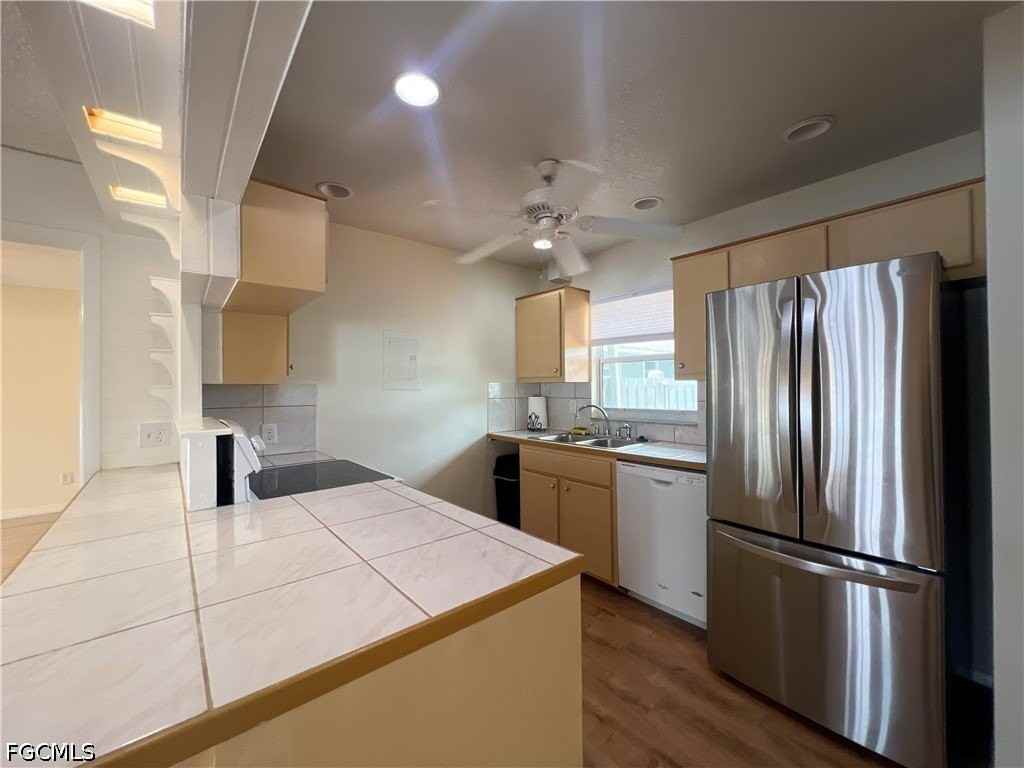4305 Island Cir #4 - Photo 7 of 32
