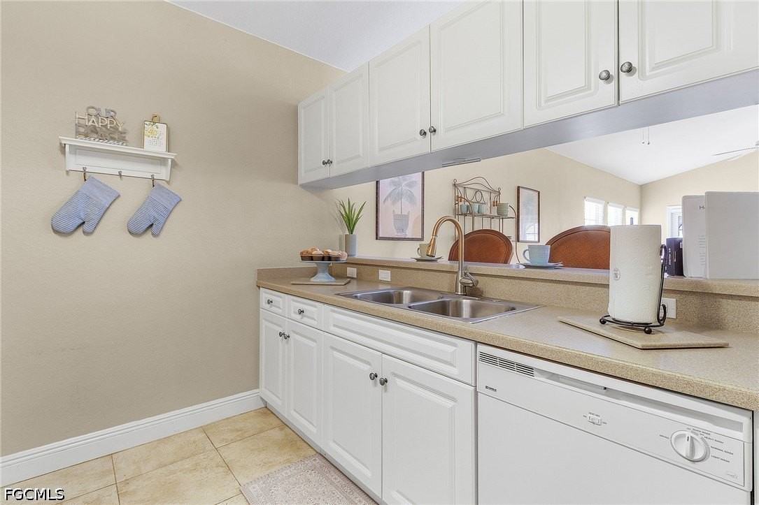 4546 Se 6th Pl #D - Photo 6 of 35