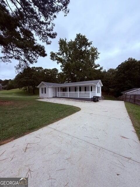 6790 Queen Mill Rd Se - Photo 4 of 27
