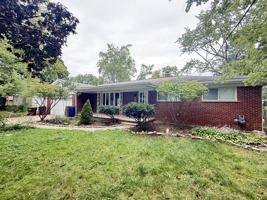 featured image of 2727 Oakdale Dr #1