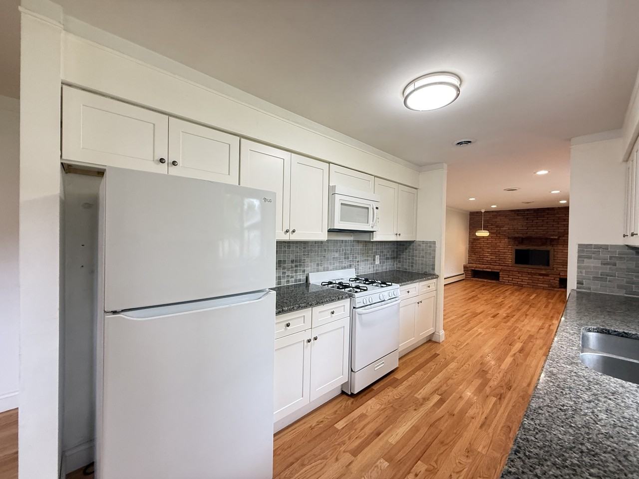 2727 Oakdale Dr #1 - Photo 7 of 31