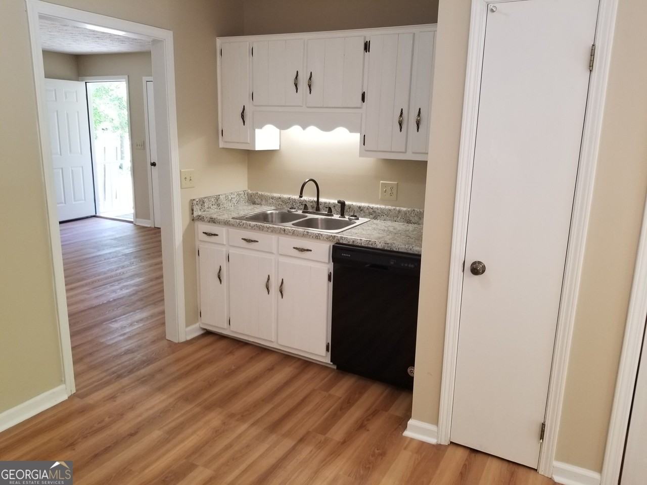 923 Old Summerville Rd Nw - Photo 4 of 9