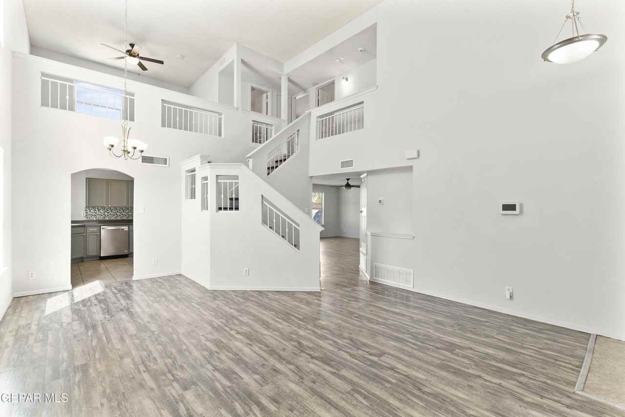10799 Walden Pond St - Photo 7 of 35
