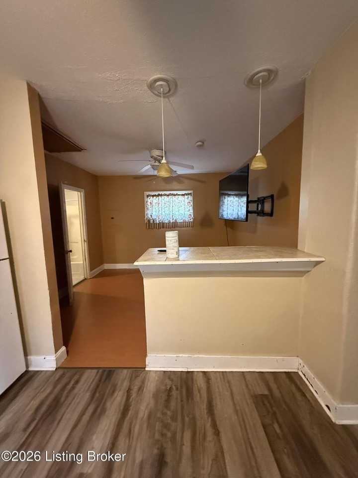 512 Camden Ave - Photo 4 of 11