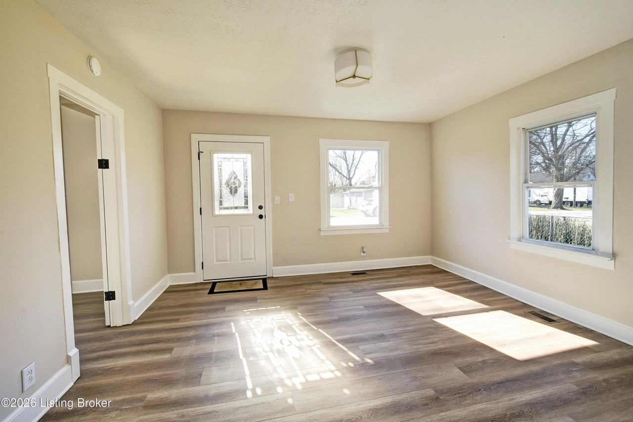 2731 Fleming Ave - Photo 3 of 26