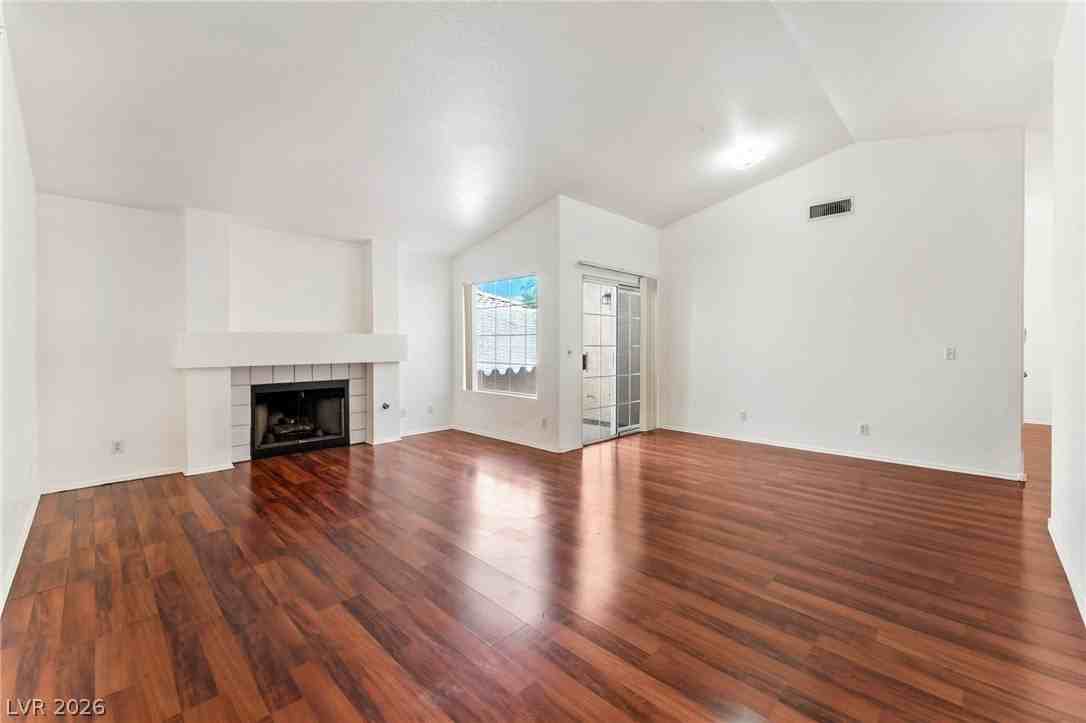 1401 Pacific Terrace Dr - Photo 4 of 25
