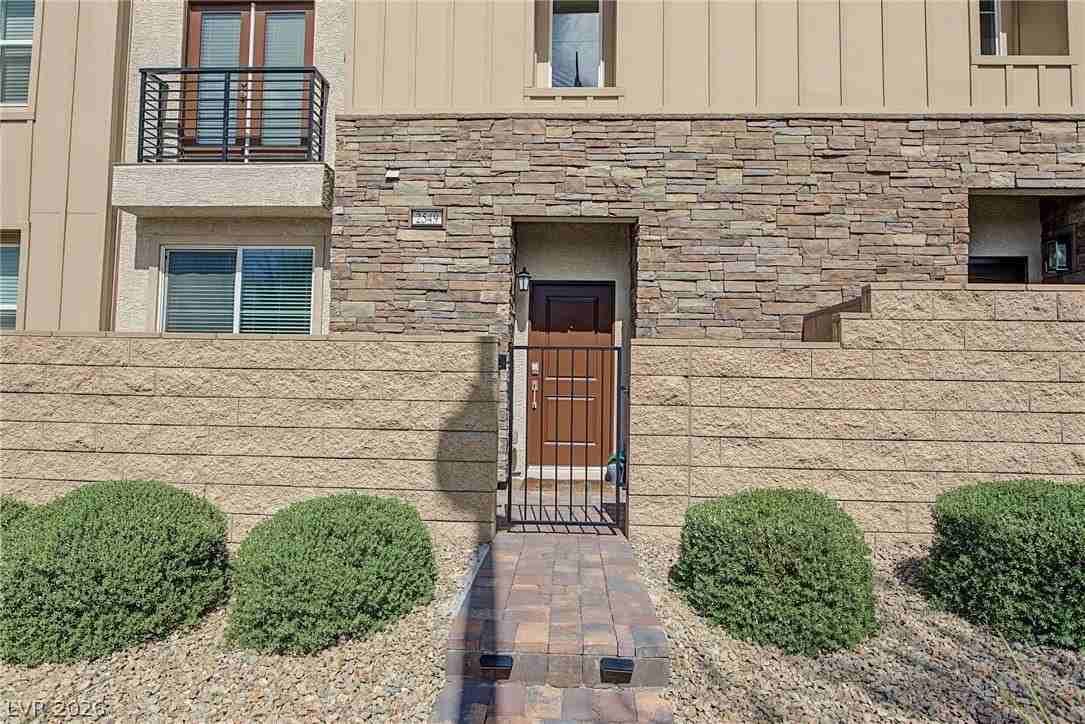 2549 Venetia Pointe St - Photo 3 of 41