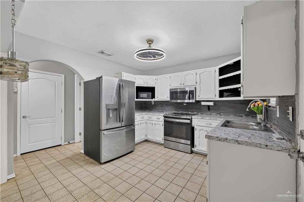 3111 E Monroe Ave - Photo 5 of 18