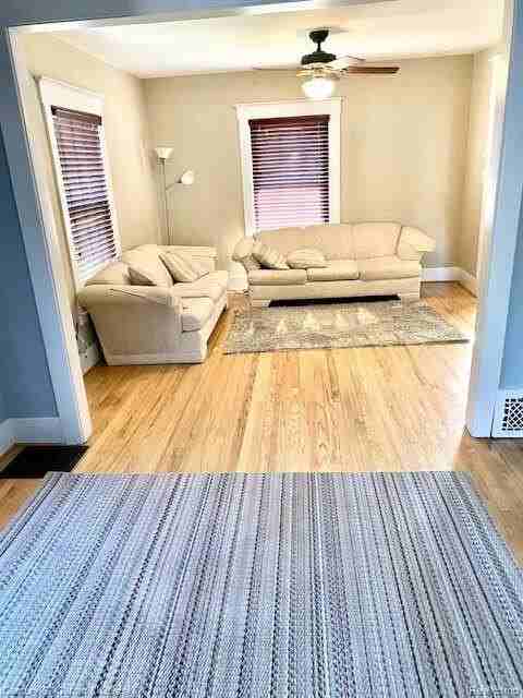 702 S Altadena Ave - Photo 4 of 16