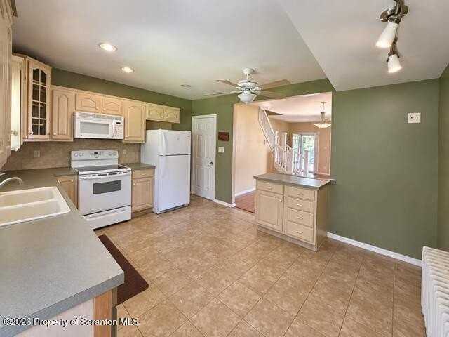 605 Deacon St - Photo 7 of 16