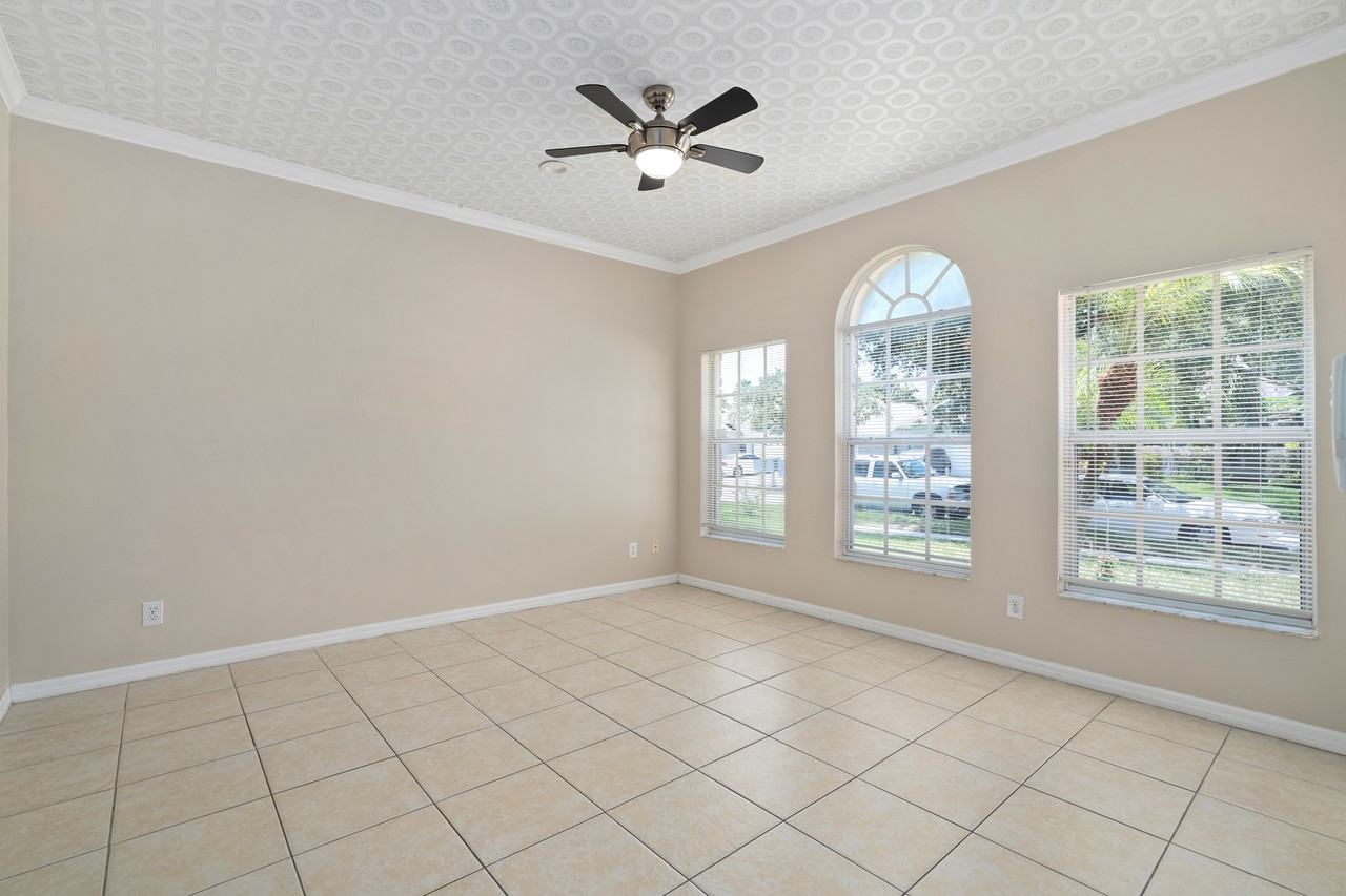 13821 Amberleigh Rd #1 - Photo 5 of 50