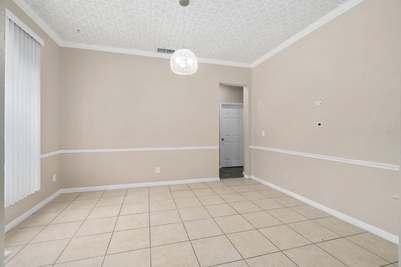 13821 Amberleigh Rd #1 - Photo 7 of 50