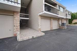 featured image of 93 Overlook Dr