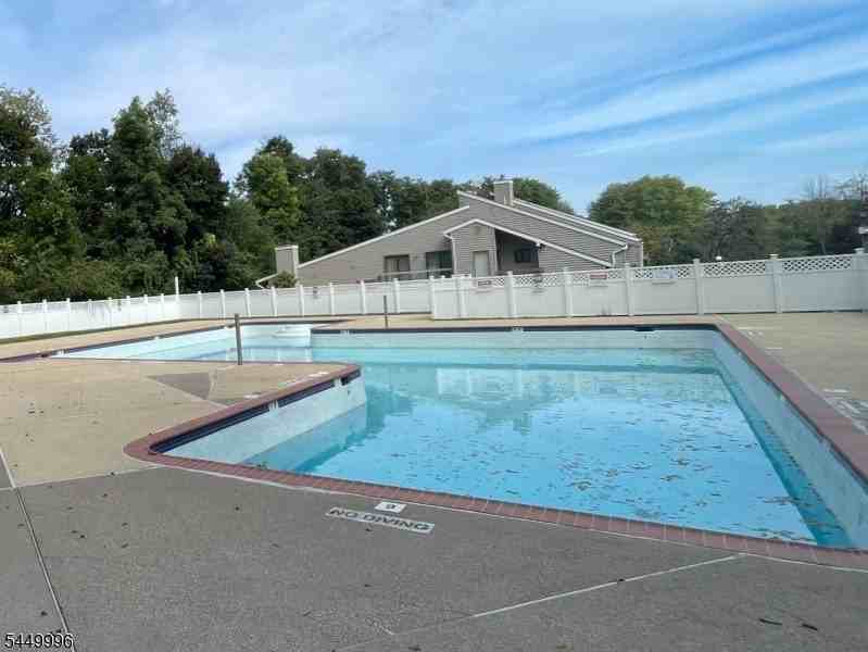 93 Overlook Dr - Photo 2 of 25