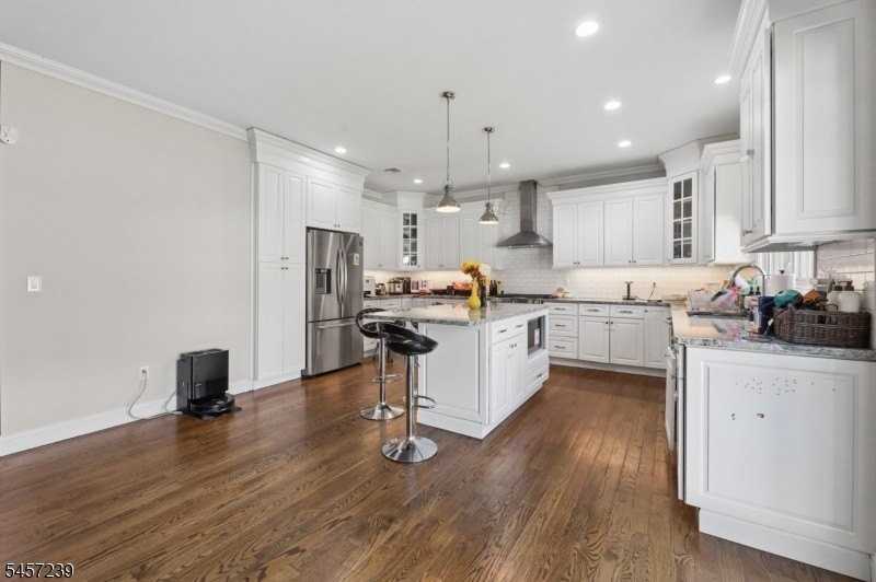 16 Stuyvesant Ct - Photo 6 of 30