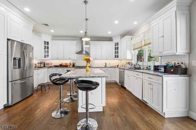 16 Stuyvesant Ct - Photo 7 of 30