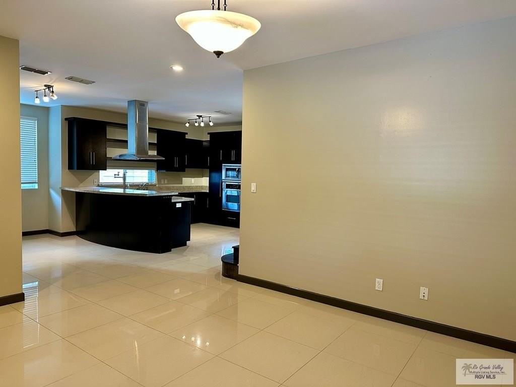 3082 San Miguel Cir - Photo 3 of 17