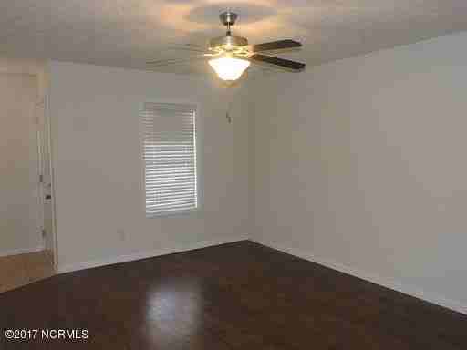 121 Heather Glen Cir - Photo 3 of 17