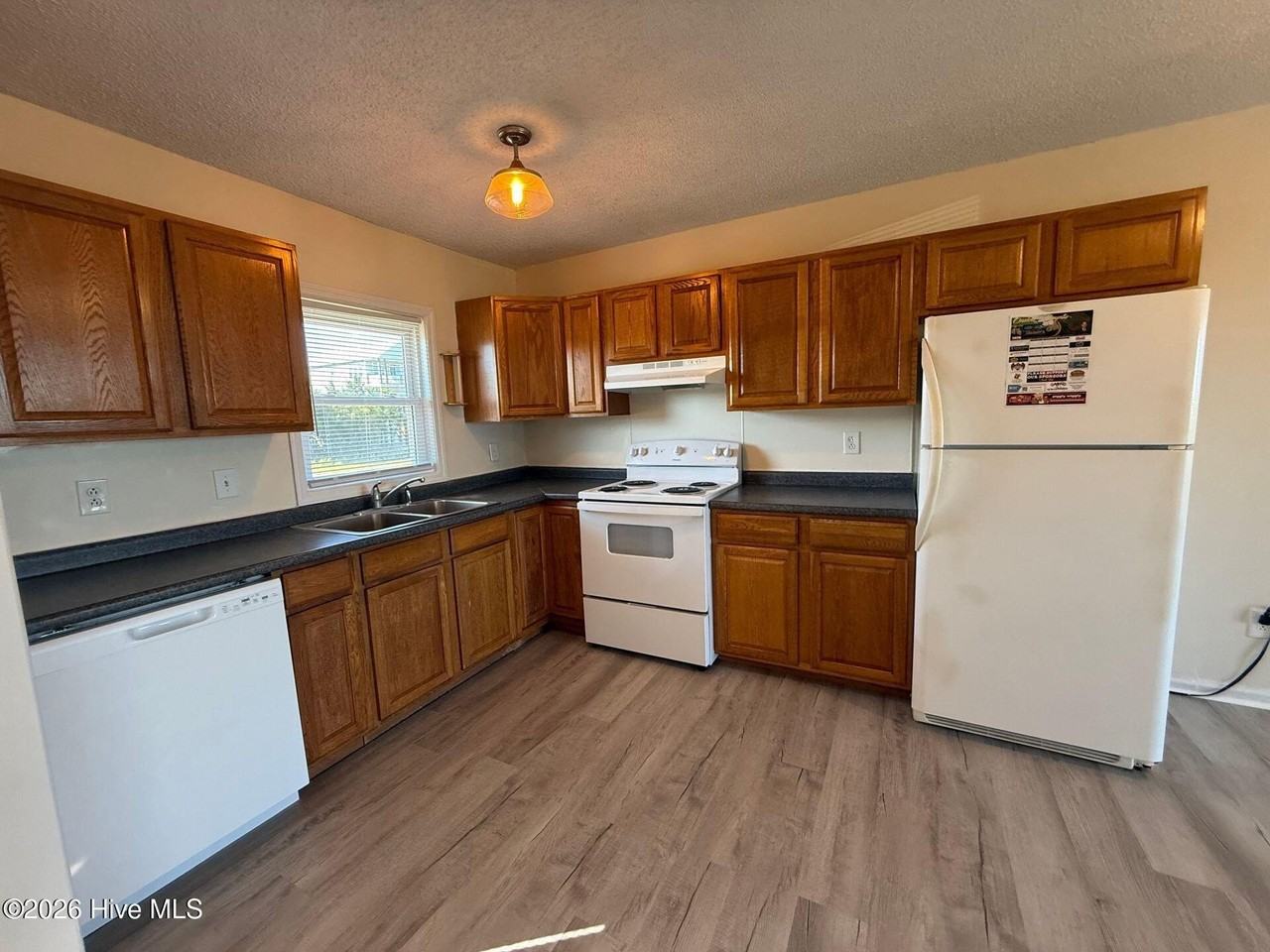 145 Sea Gull Ln - Photo 2 of 12