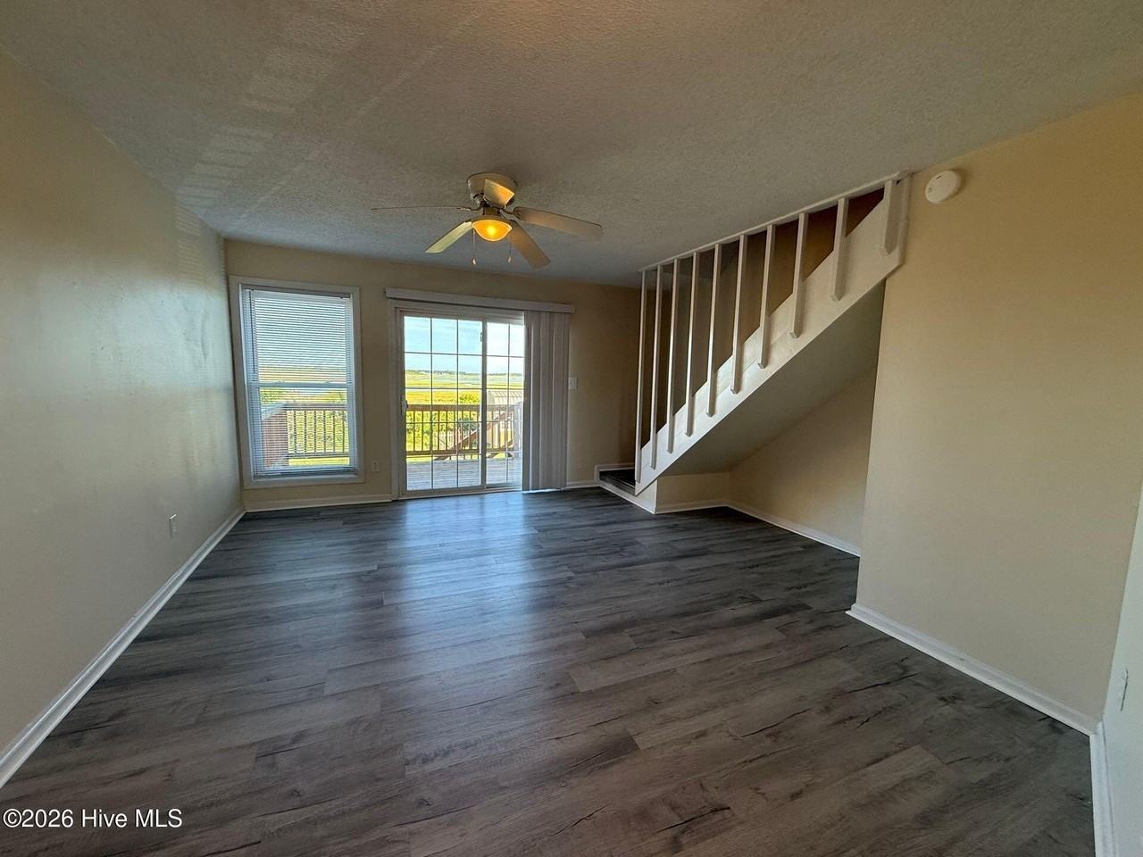 145 Sea Gull Ln - Photo 3 of 12