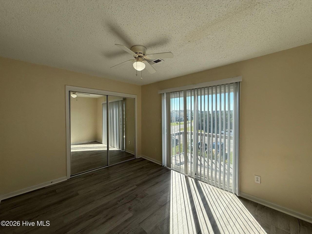 145 Sea Gull Ln - Photo 7 of 12