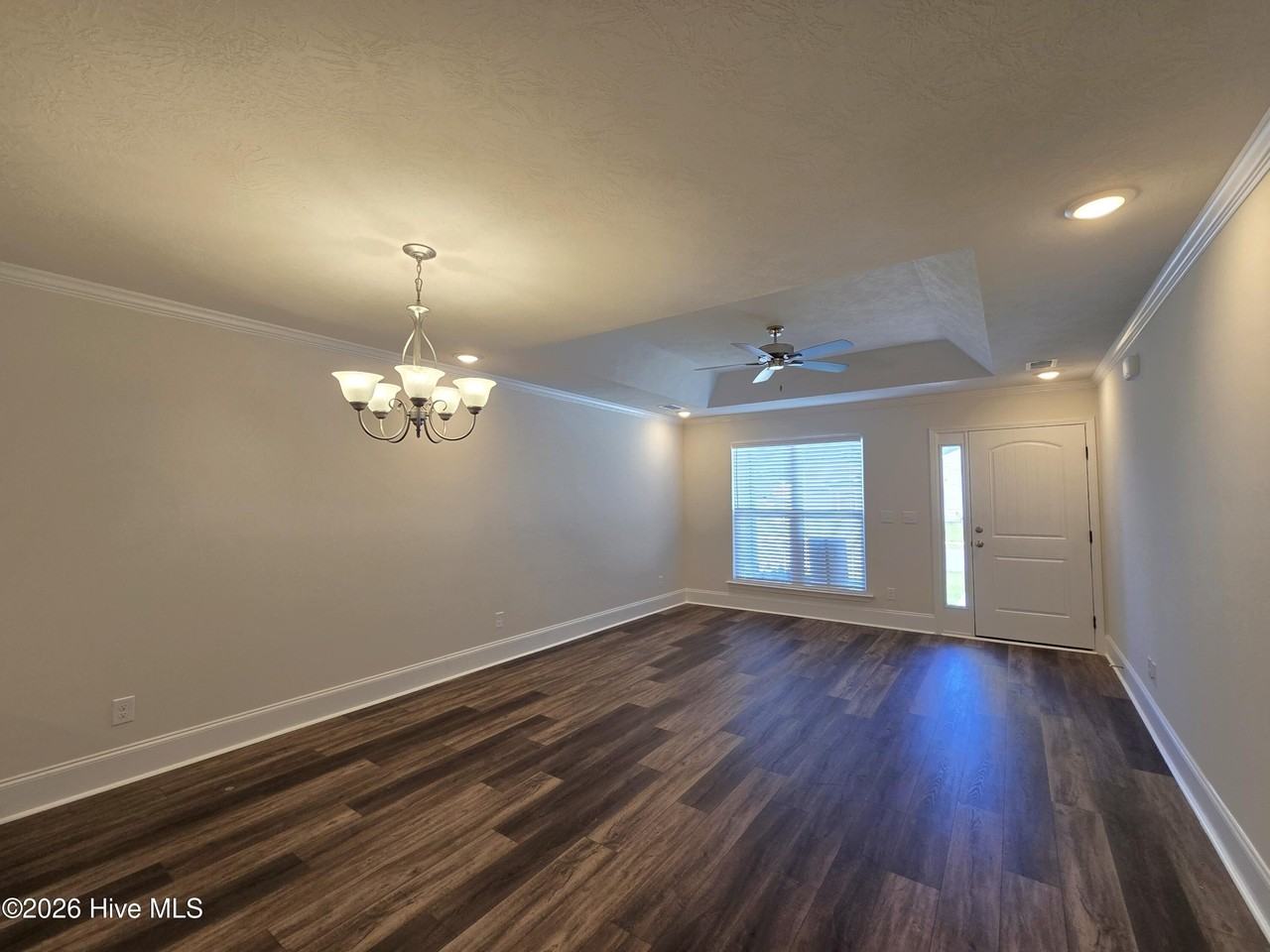 8047 Bannock Cir - Photo 3 of 20