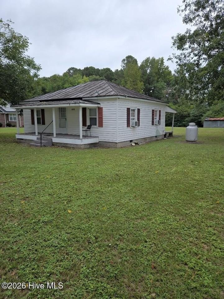 114 Tobie Mercer Ln - Photo 2 of 17