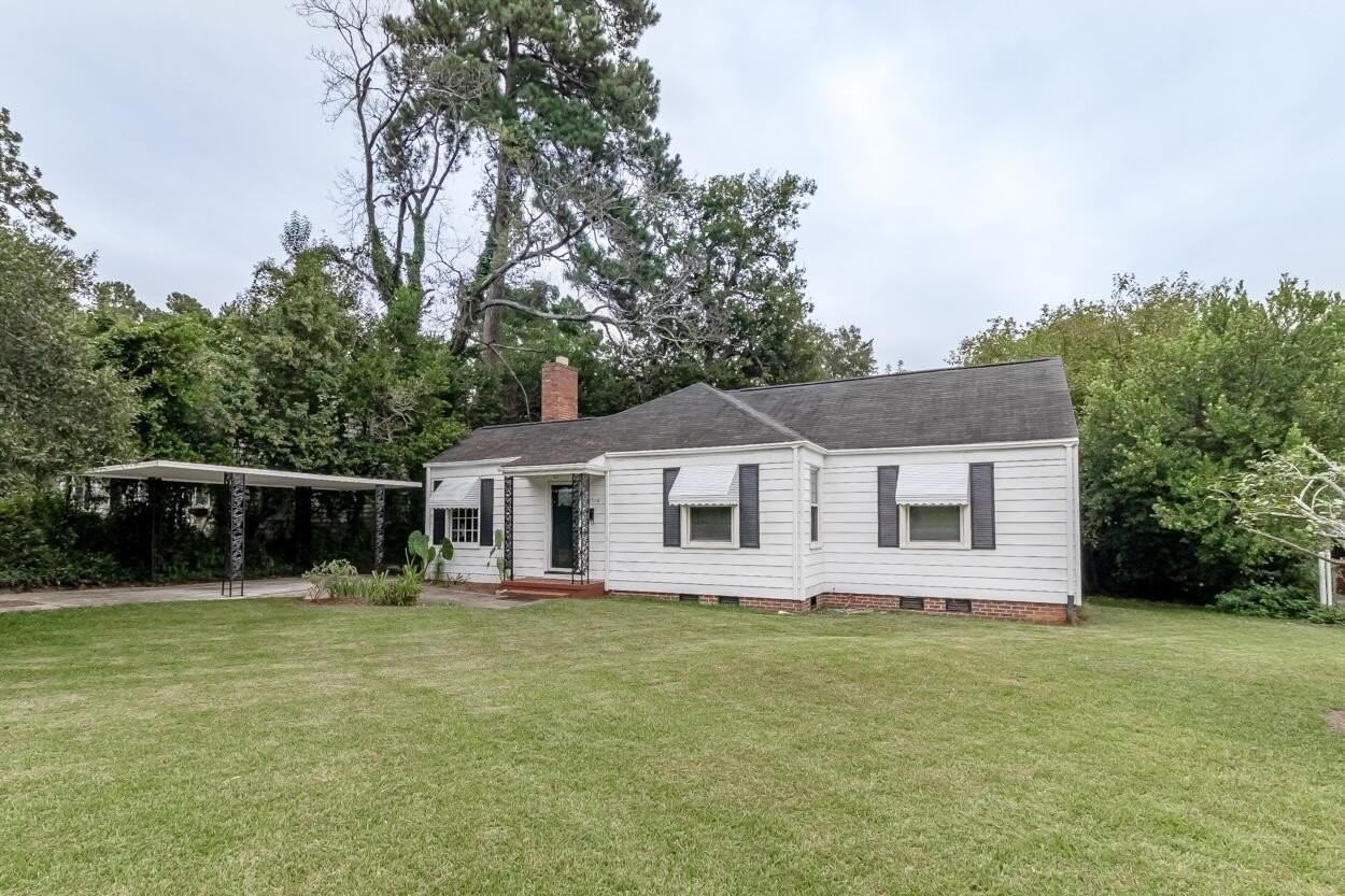 1716 King Woods Dr - Photo 2 of 21