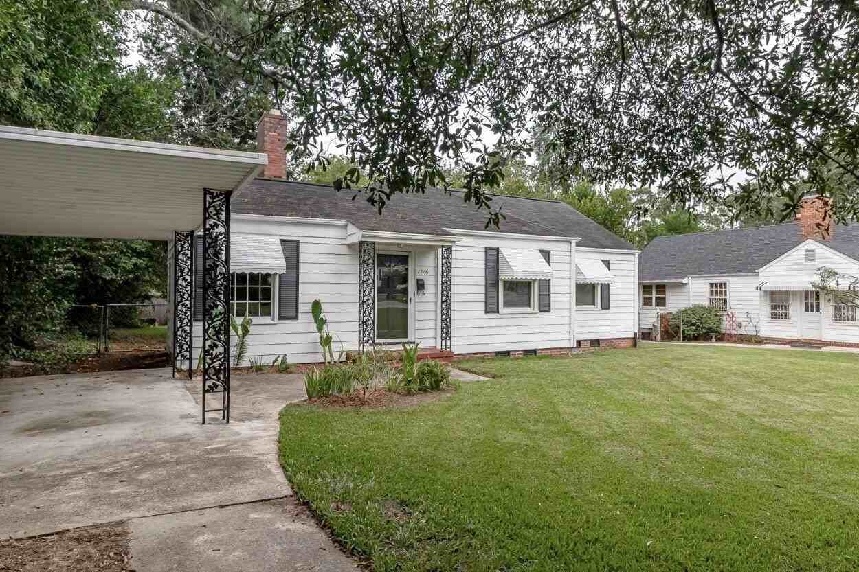 1716 King Woods Dr - Photo 3 of 21