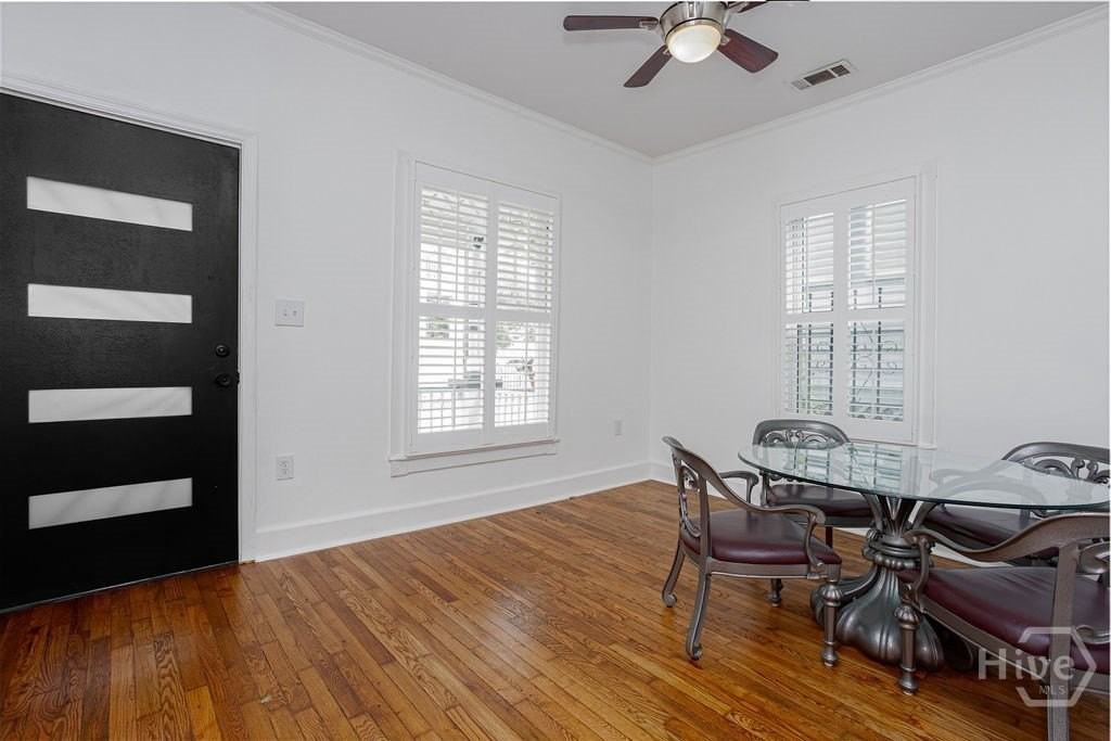 1106 E Broad St - Photo 7 of 34