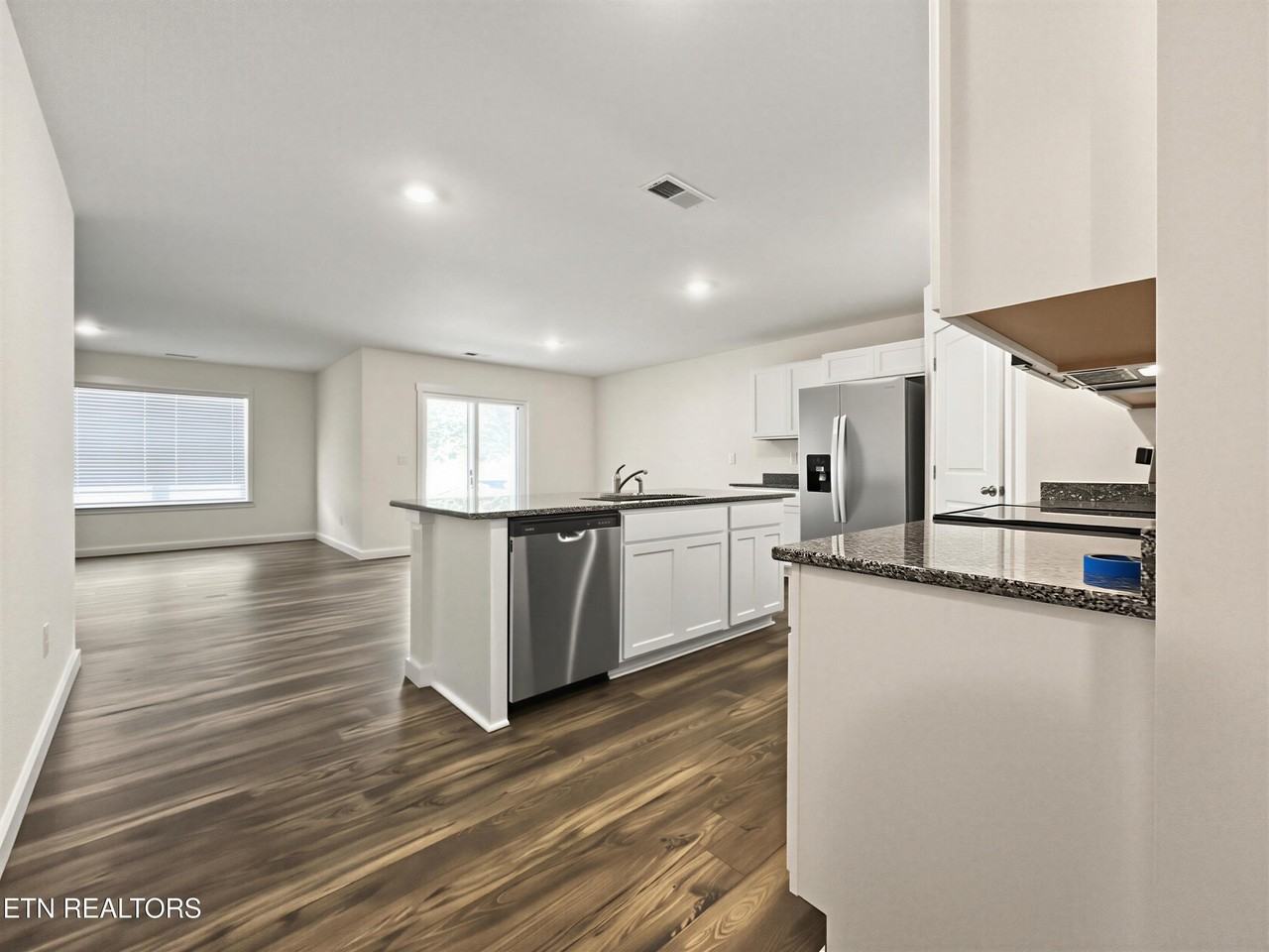 255 N Rolling Meadows Dr - Photo 4 of 27