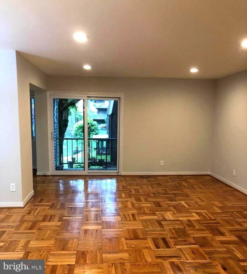 14 Stonehenge Cir - Photo 4 of 36
