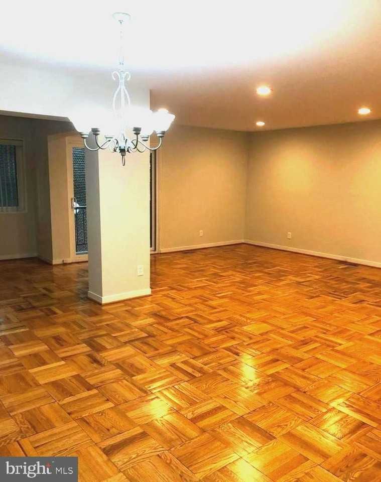 14 Stonehenge Cir - Photo 5 of 36