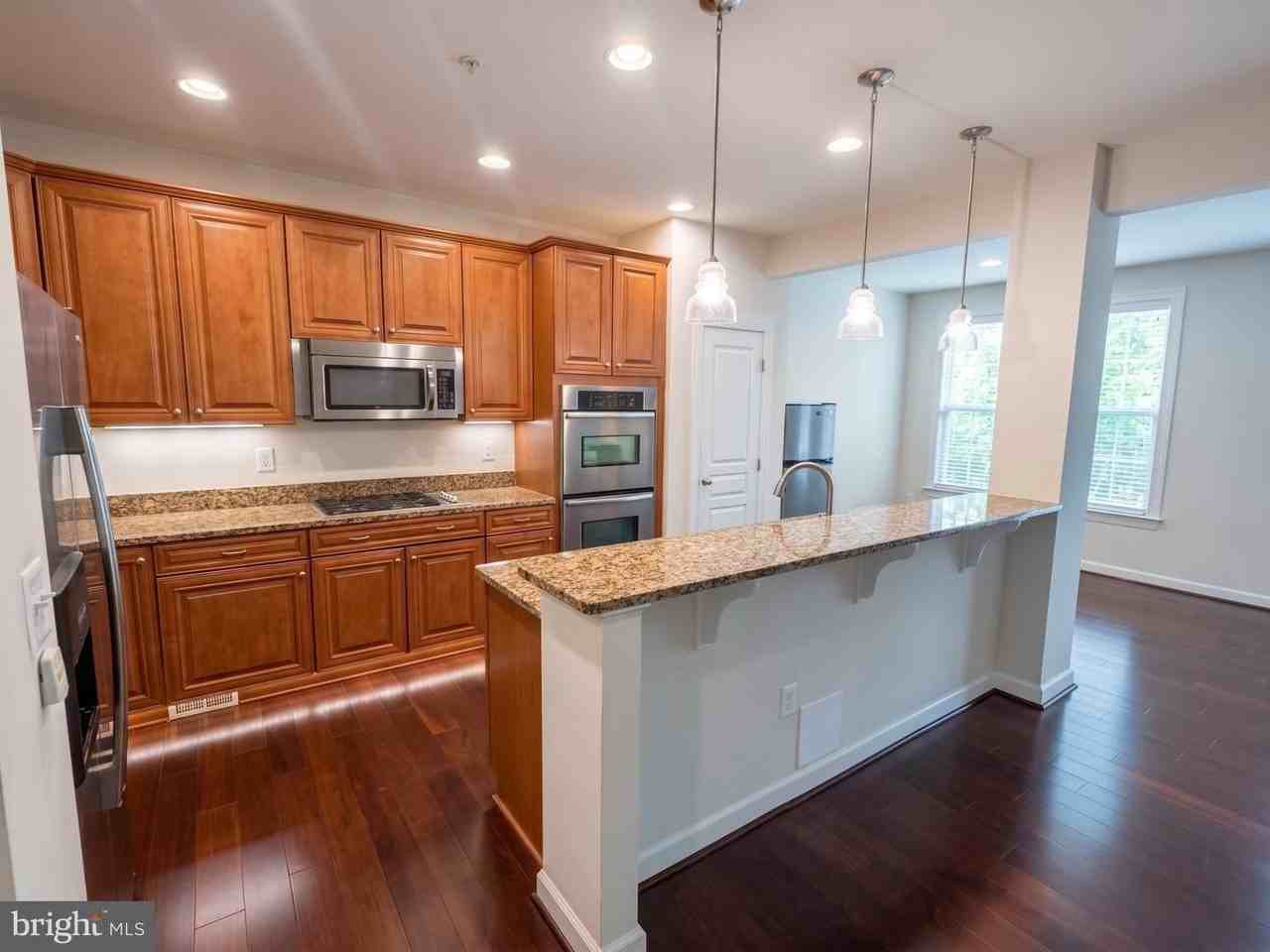 7724 Water St - Photo 4 of 23