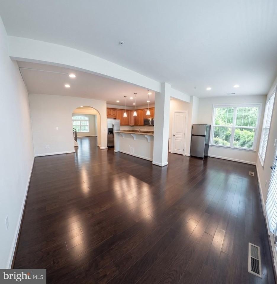 7724 Water St - Photo 6 of 23