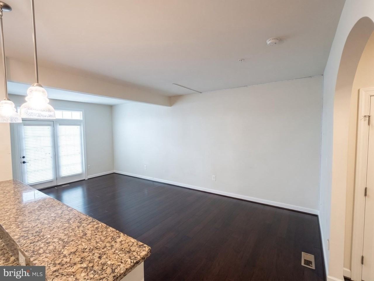 7724 Water St - Photo 7 of 23