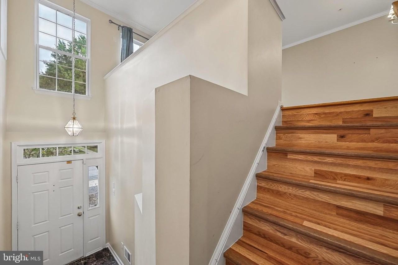 2913 Saint Helen Cir - Photo 4 of 33