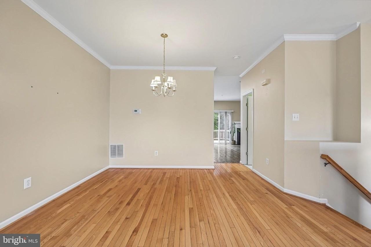 2913 Saint Helen Cir - Photo 7 of 33