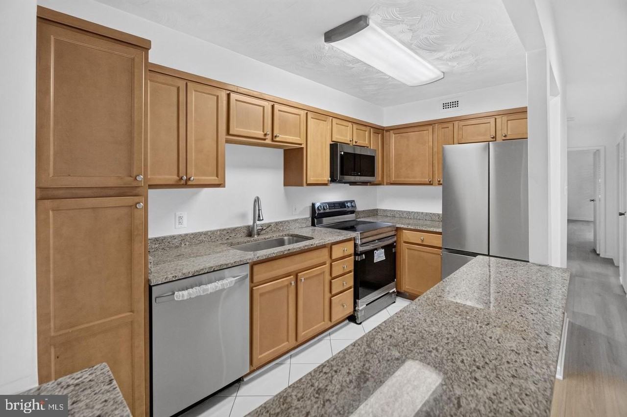 7400 Lakeview Dr - Photo 2 of 16
