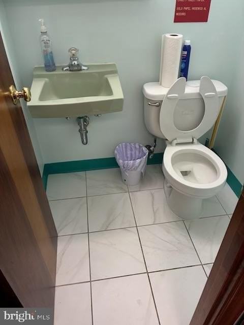5248 Dawes Ave - Photo 6 of 10