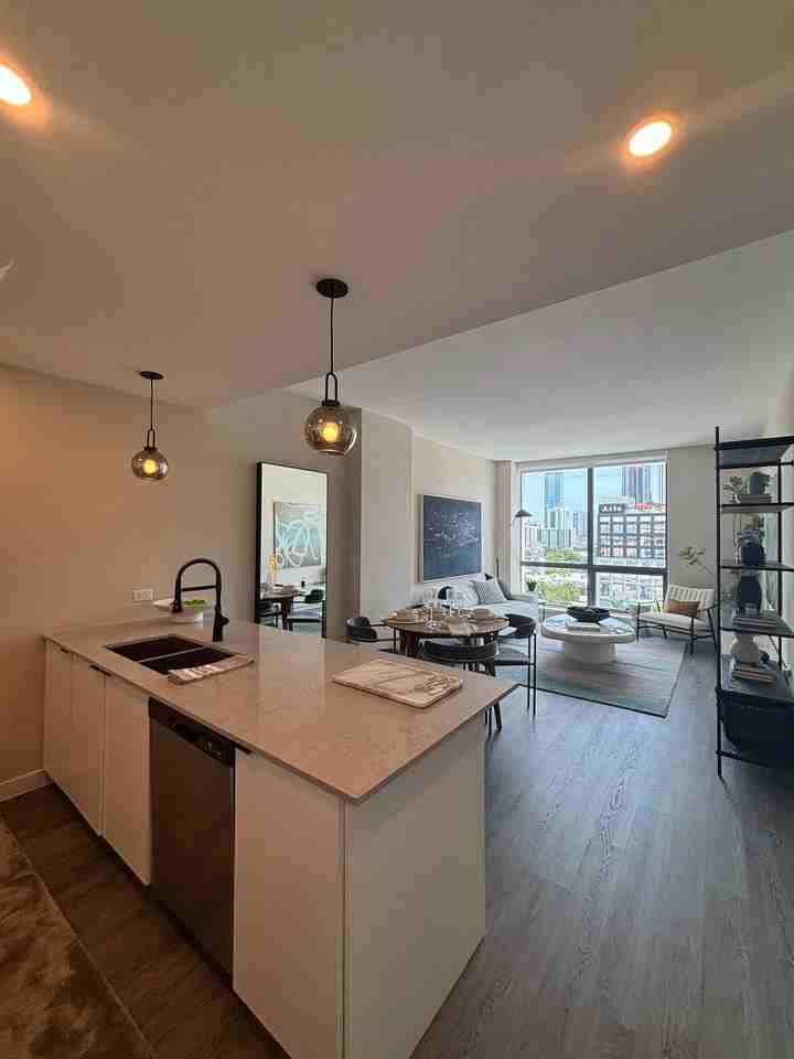 109 Northwest 24th Street #A1 - Photo 3 of 12