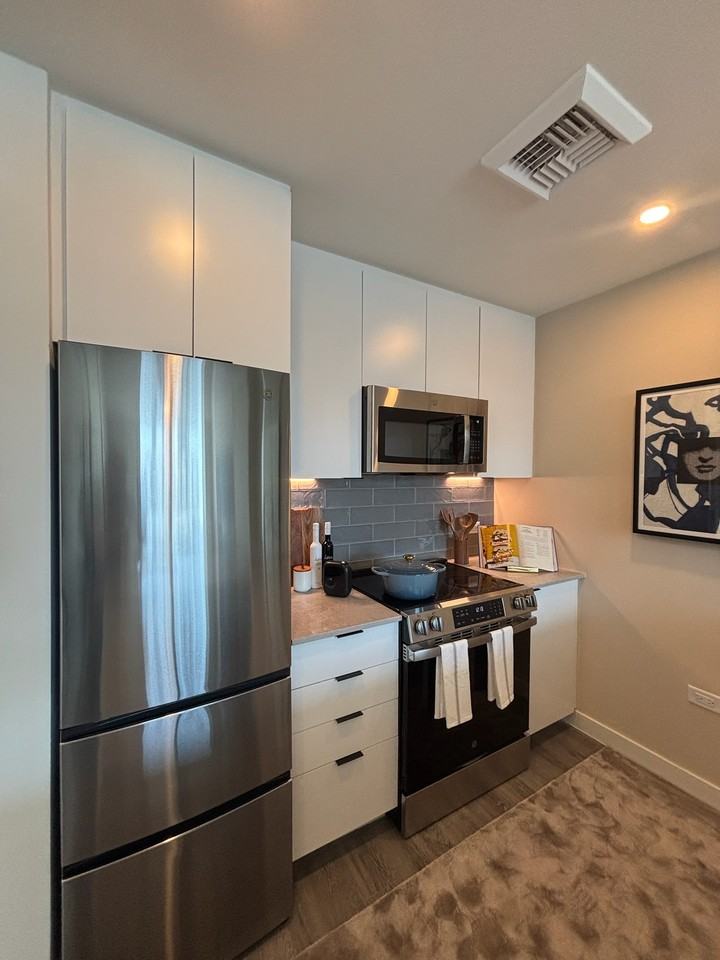 109 Northwest 24th Street #A1 - Photo 2 of 12