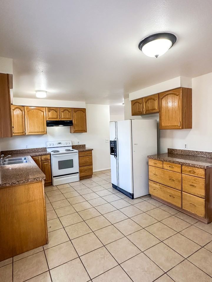 5333 S Peachwood Cir #1 - Photo 6 of 40