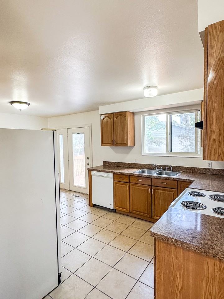5333 S Peachwood Cir #1 - Photo 7 of 40