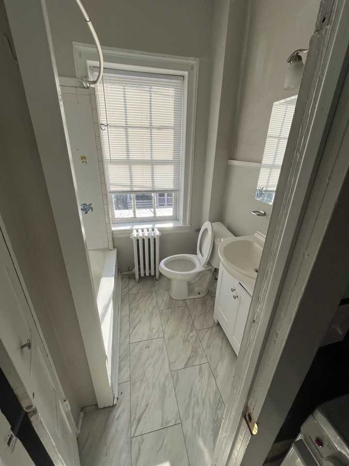 339 N Loudoun St #3 - Photo 2 of 4