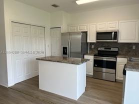 1543 Se 31st Ct - Photo 1 of 1