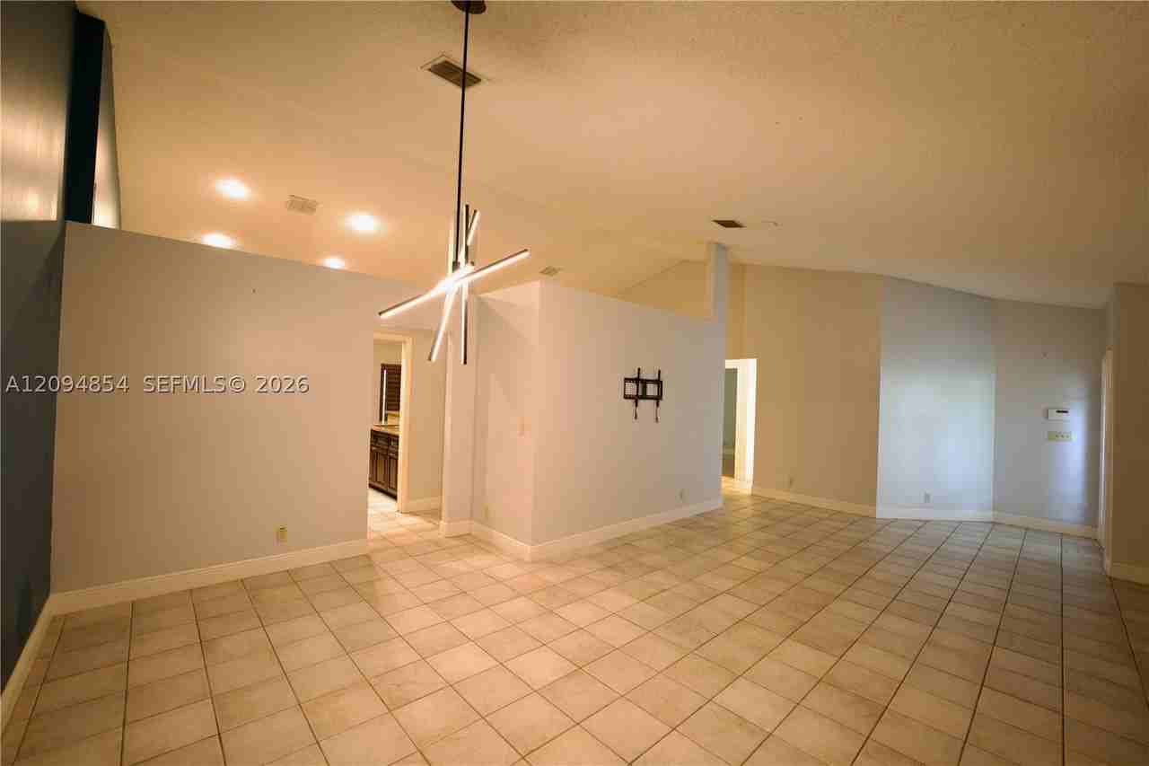 9135 Southern Orchard Rd S #9135 - Photo 5 of 24