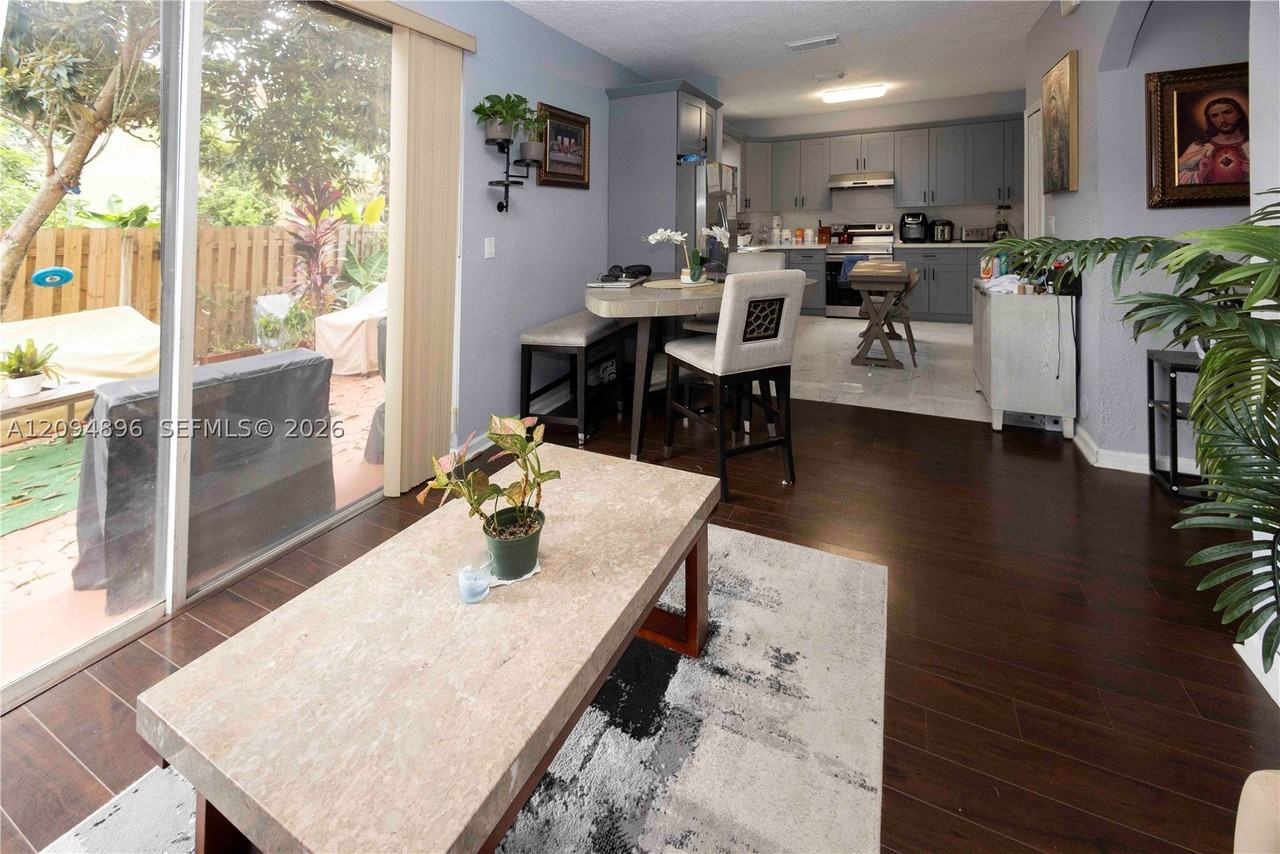 873 Nw 135th Ave - Photo 6 of 28