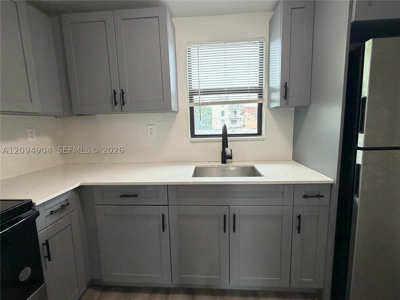 618 Sw 21st Ave #2 - Photo 5 of 19